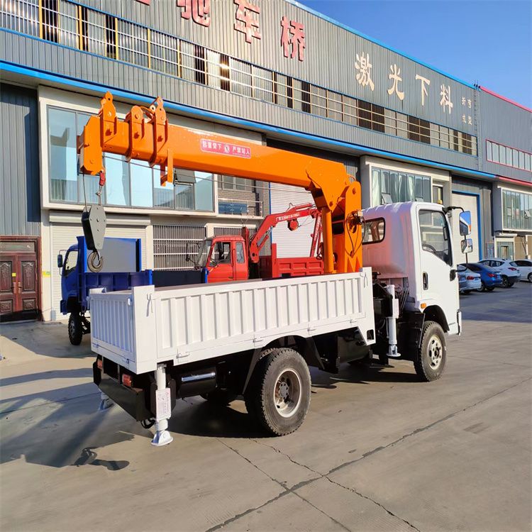 伽师县三轮随车吊定制 农用改装机自备吊中瑞长期出售