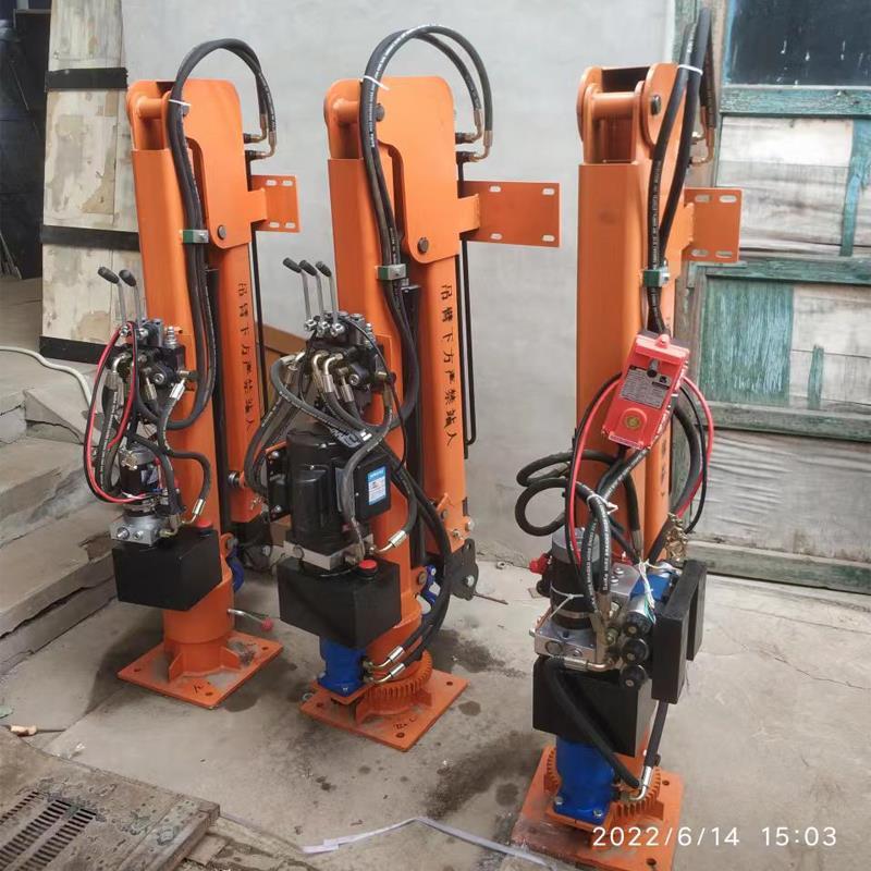 伽师县重汽蓝牌随车吊 3.2吨 国六动力强 液压驱动 农用自卸起重机